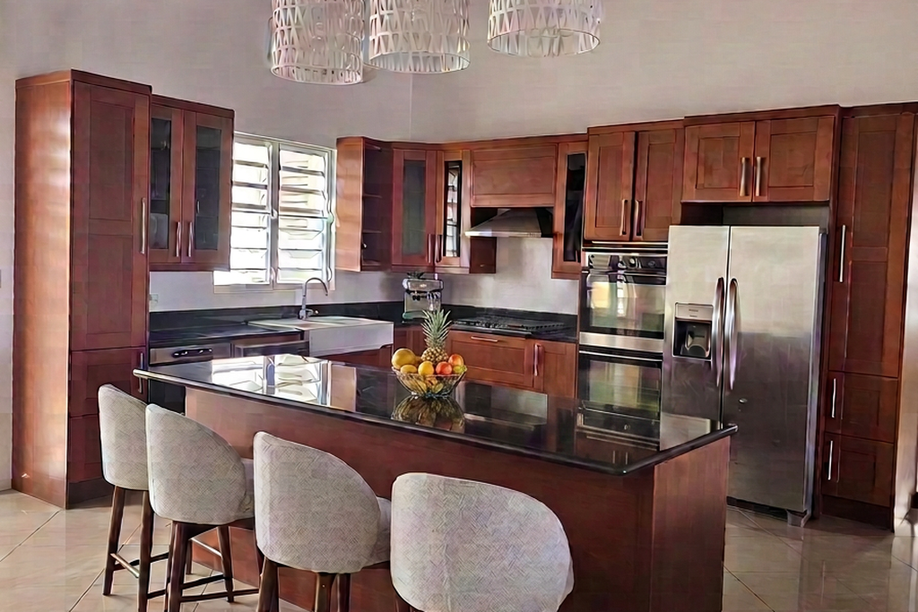 Kitchens, dining & gallery